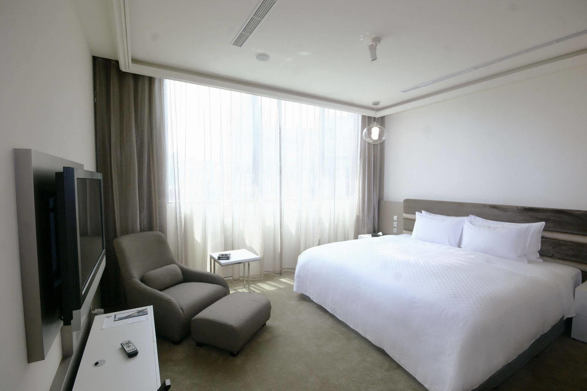 Hotel Eight Zone ไทเป ภายนอก รูปภาพ